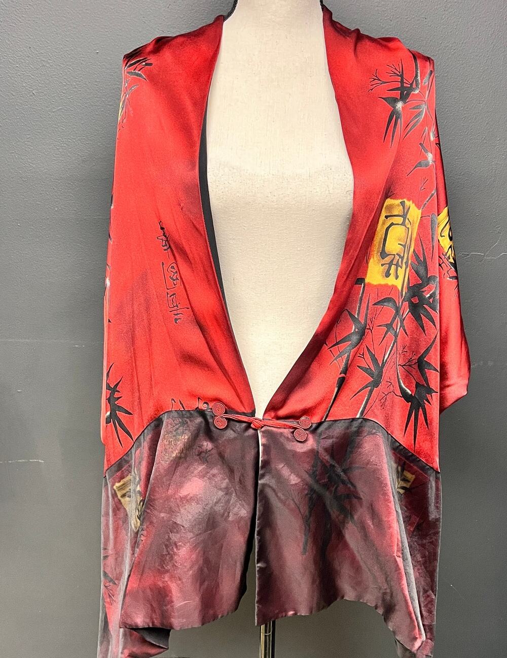 vintage Chico's 100% Silk Shawl Cardigan Wrap Asian character bamboo red black